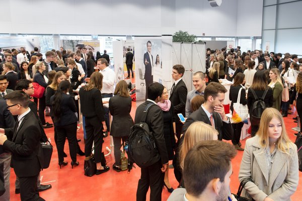 ESB Business School students at the international business fair  