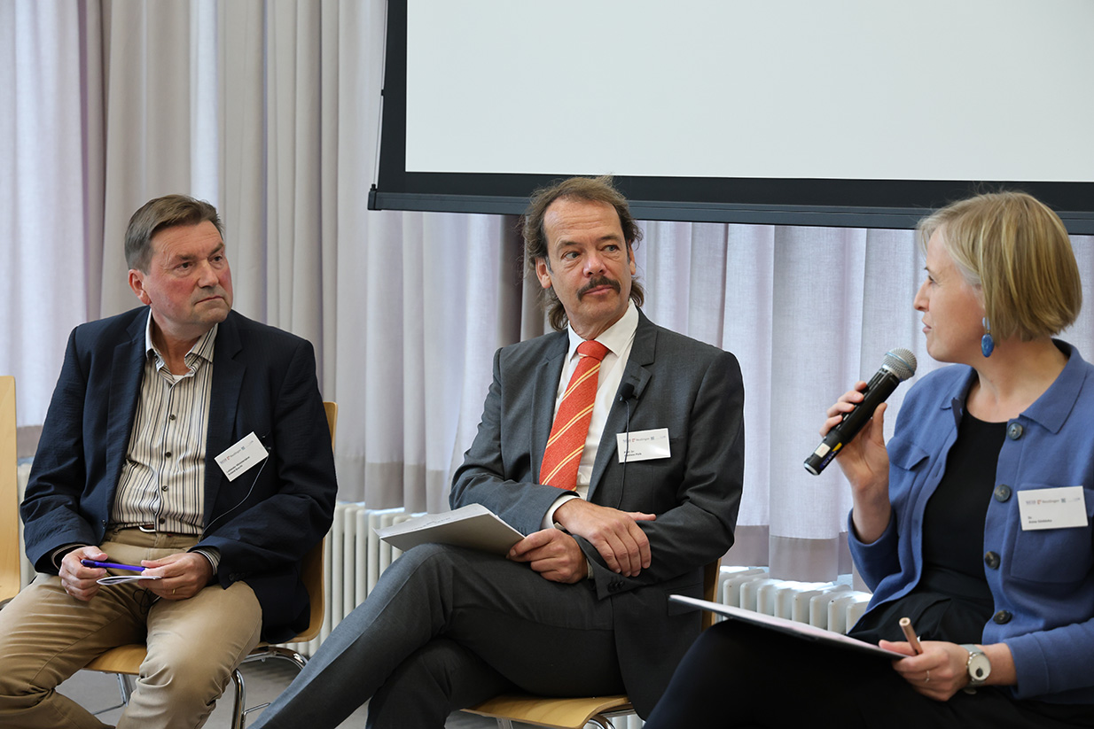 Ordnungskonzeptionen im Wandel: das Verhältnis von Politik und Wissenschaft in zeithistorischer Perspektive mit Roland Brecht (Ministerium f. Wirtschaft, Arbeit und Tourismus BadenWürttemberg) Prof. Dr. Andreas Polk (HWR Berlin) 