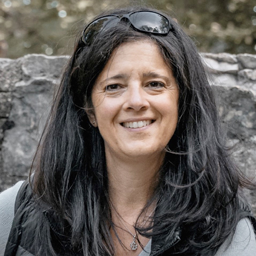 Dr. Pia Azarschab