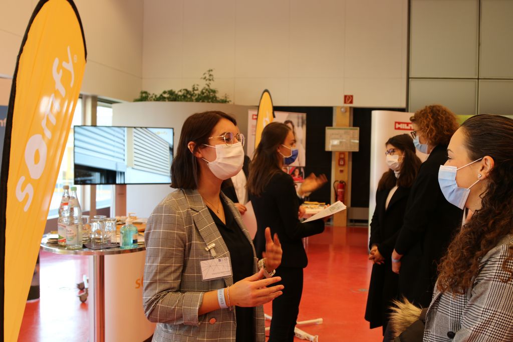 Pictures from the 2021 ESB Business School international Business fair 