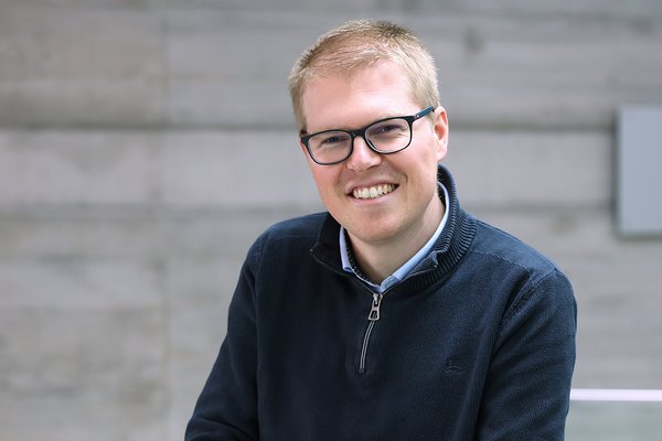 Portrait von Dr. Simon Züfle