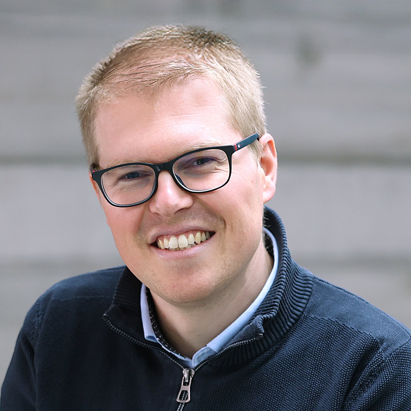 Portrait of Dr. Simon Züfle