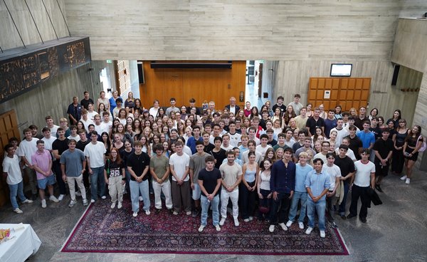 Studierende des International Management Double Degree im Reutlinger Rathaus