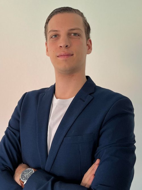 Niklas Renner  ALDI SÜD SE & Co. KG Aichtal  Graduated in 2022