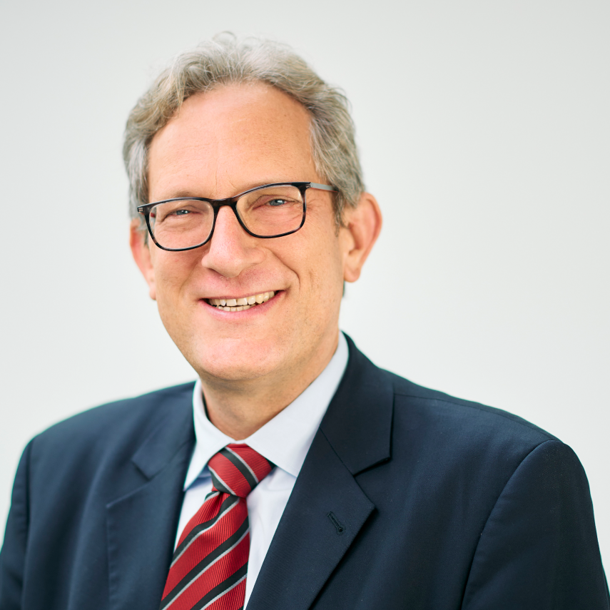 Portrait of Prof. Dr. Philipp von Carlowitz