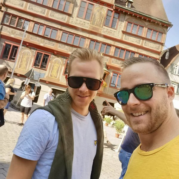 Ein Bild von Hamouz und Oliver,  Austauschstudenten der ESB Business School von Sweden