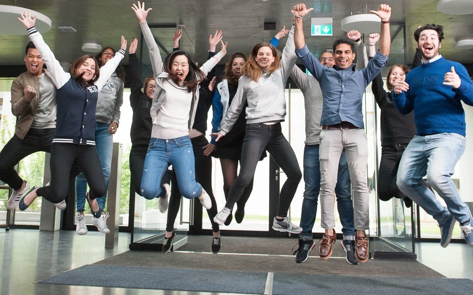 Bachelor students from the ESB Business School rejoicing happily