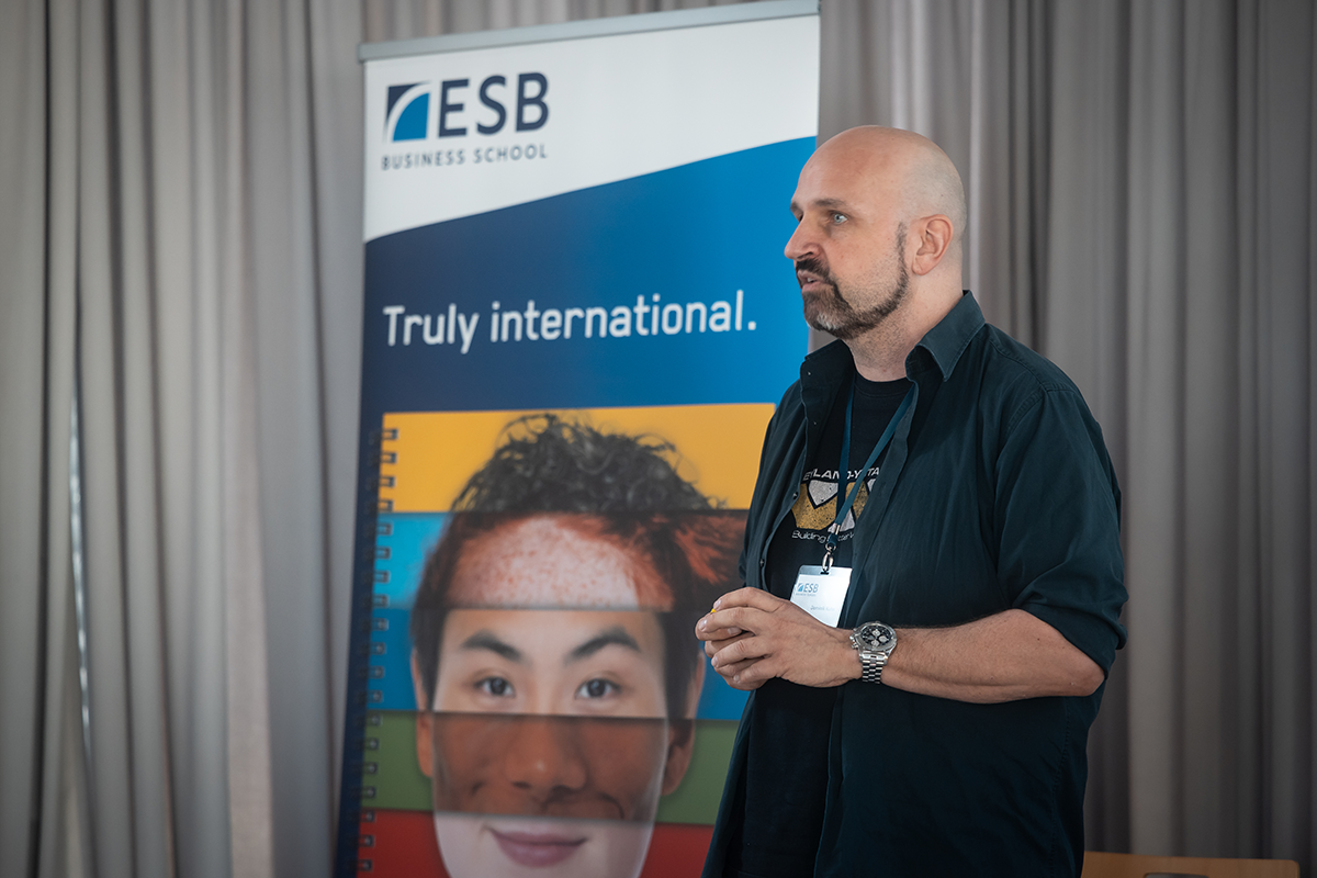 Media professional Dominik Kuhn, also known „Dodokay“, talks about AI